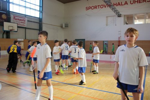 Mladí florbalisté bojovali o postup z kraje